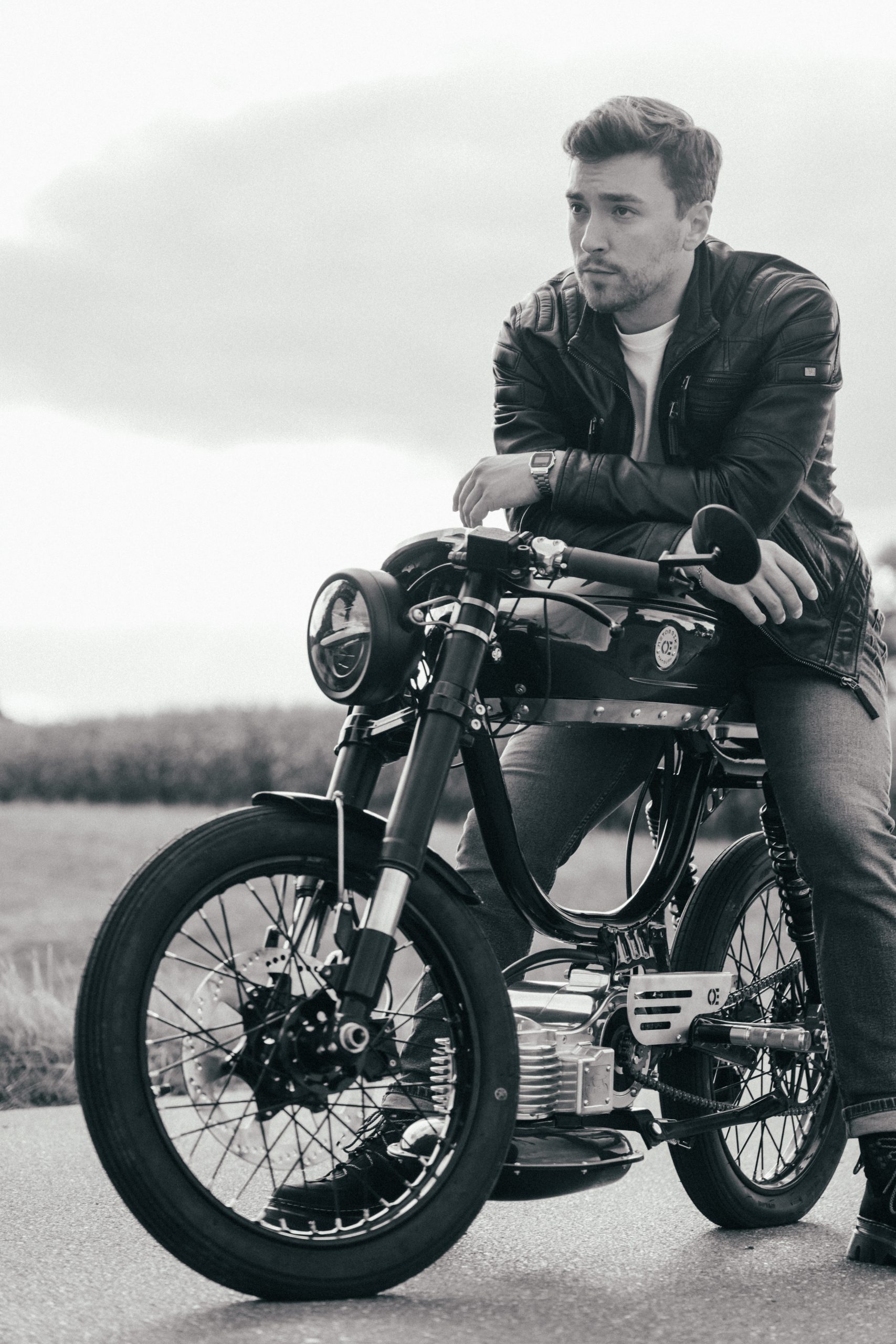 Eduard on Metorbike - Original Size-42