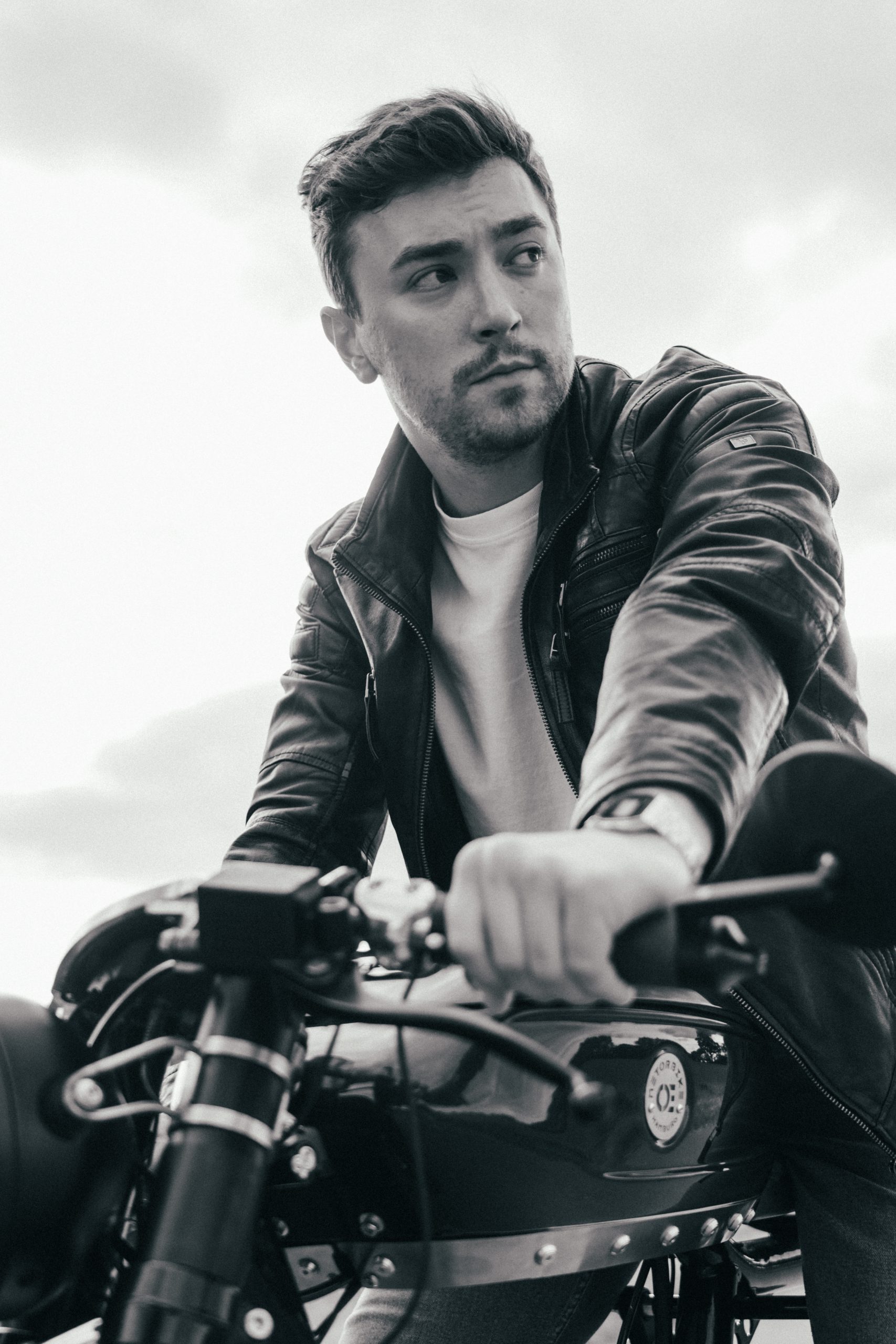 Eduard on Metorbike - Original Size-48